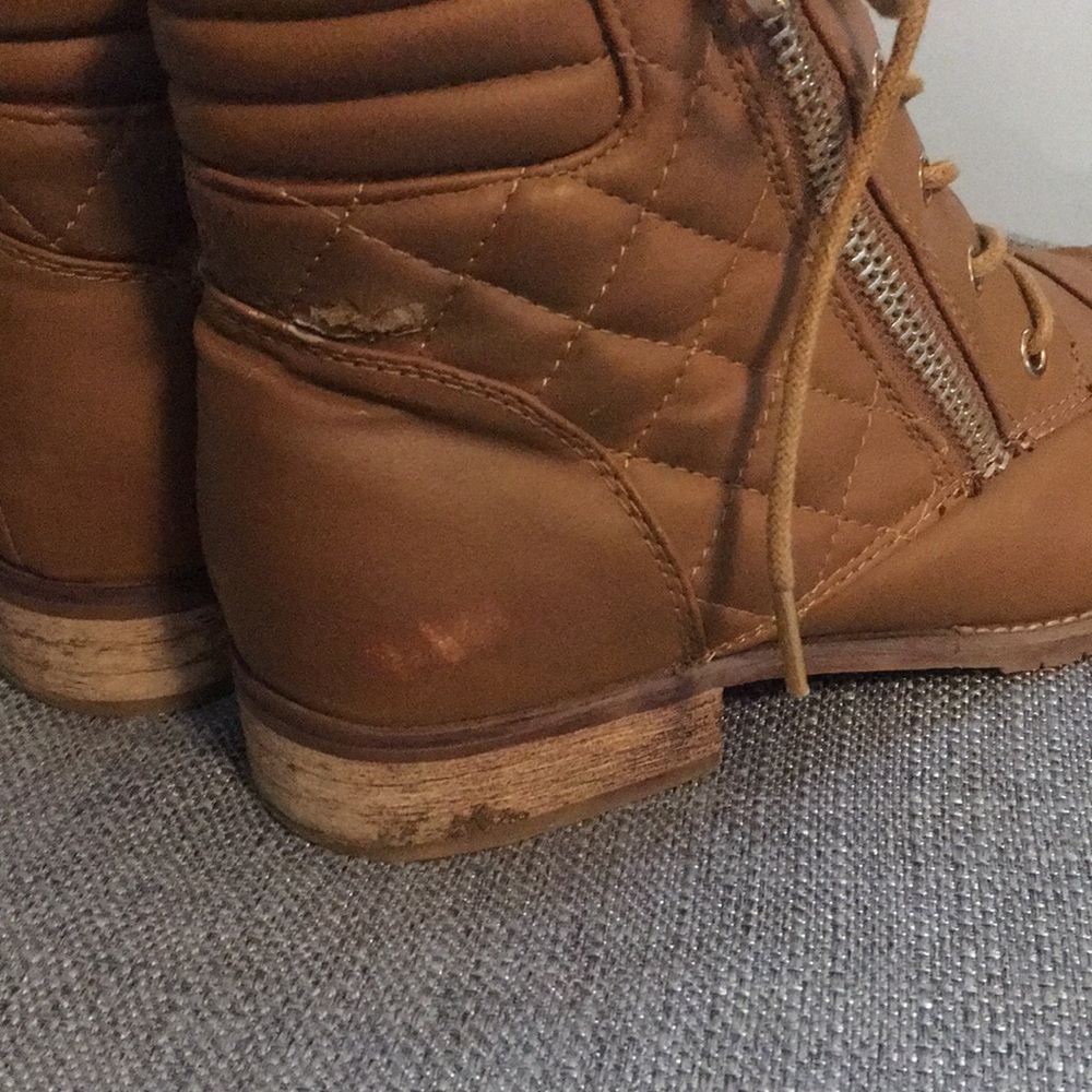 Boots - Picture 3 of 3